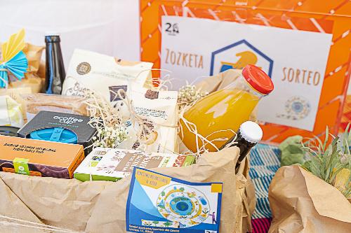 Laguntza humanitarioko, nazioarteko lankidetzako eta kontsumo arduratsuko proiektuak egiten dituen Eibarko GGKE independente, ireki eta kolaboratzailea.

Azpimarratzekoak dira, besteak beste, Eibarko Eraldatuz Mapa, hezkuntzaren aldeko kanpaina mun