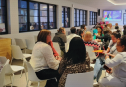 Migrantoria Espainiara migratze prozesuetan espezializatutako aholkularitza da, tramiteak, bizikidetza eta prestakuntza arloetan zerbitzuak eskaintzen dituena. 15 urteko esperientzia du, eta pertsona eta erakundeei migrazioarekin lotutako gaiei buruz