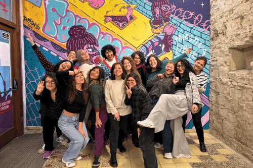 Erdialdeko Amerikan eta Espainiako Estatuan emakumeen eskubideak, parte-hartzea eta ahalduntzea sustatzen dituen fundazio feminista.